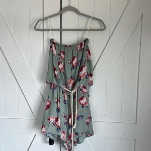 Fashion on Earth Romper. Size small.